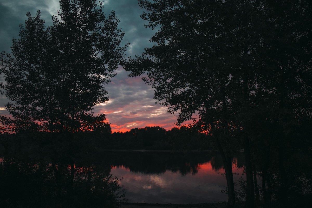 Природа, свежий воздух и восходящее солнце Природа, свежий воздух и восходящее солнце