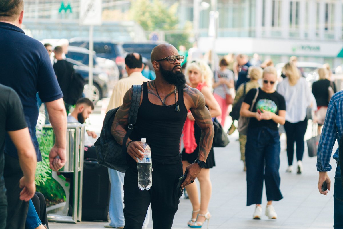 Черный цвет и татуировки - вот он образ настоящего мужчины! Черный цвет и татуировки - вот он образ настоящего мужчины!