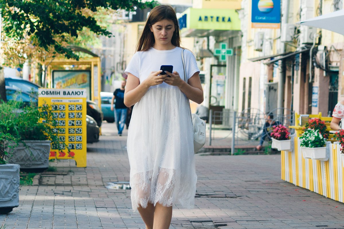 Нежная и воздушная девушка напоминает о том, каким теплым было лето Нежная и воздушная девушка напоминает о том, каким теплым было лето