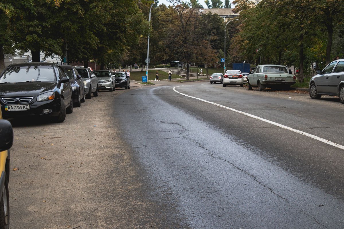 Причиной этому стала неизвестная жидкость, которую разлили на проезжую часть Причиной этому стала неизвестная жидкость, которую разлили на проезжую часть