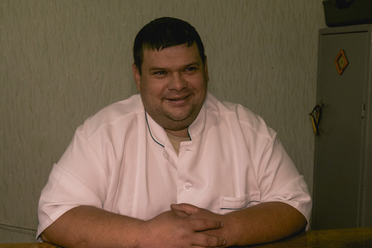 Руководитель центра Олег Селиванов рассказал, что 12 сентября полицейские в масках ворвались в здание без объяснения причины