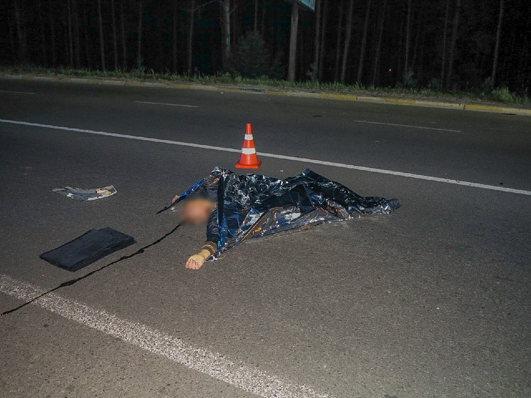 Парень переходил дорогу в неположенном для этого месте