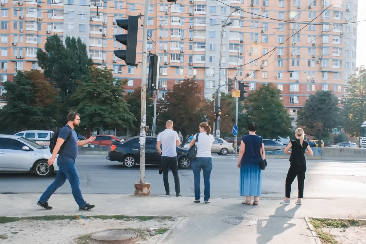 Новый надземный переход поможет разгрузить дорогу и ликвидировать пробки Новый надземный переход поможет разгрузить дорогу и ликвидировать пробки