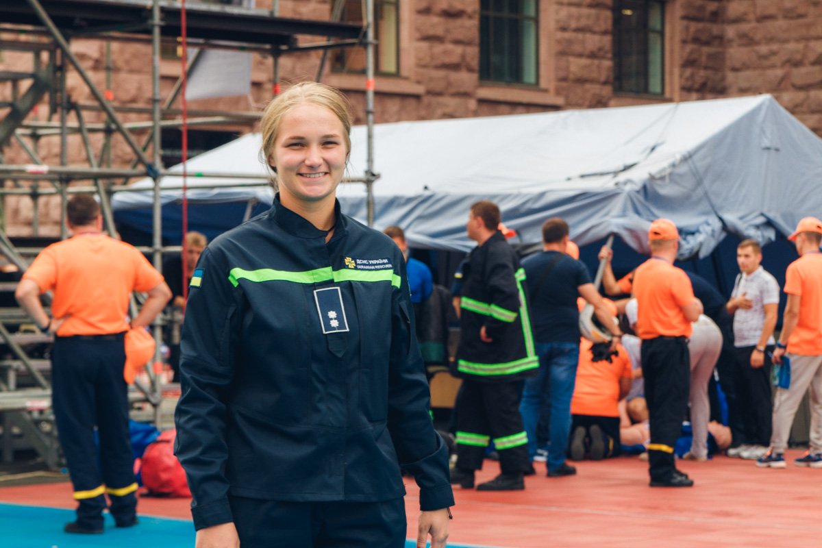 Девушки огня не боятся