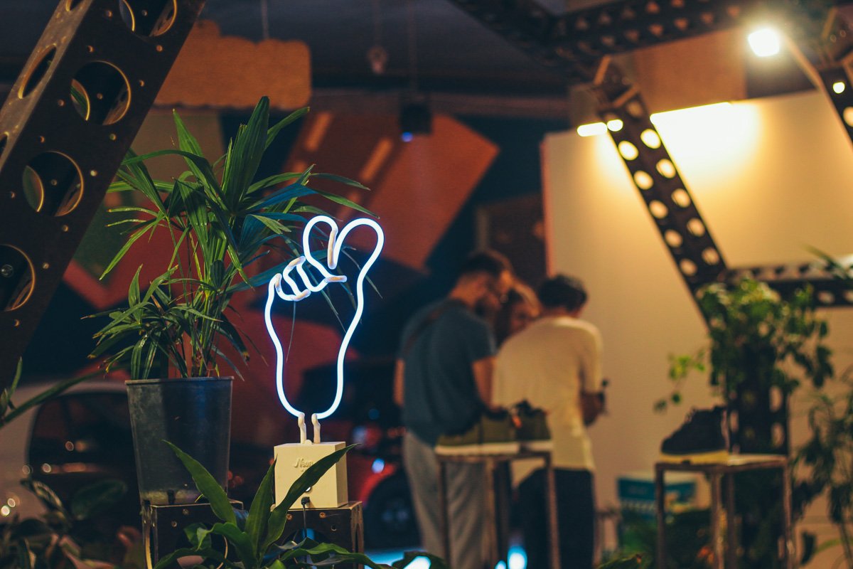 Пс, парень заходи