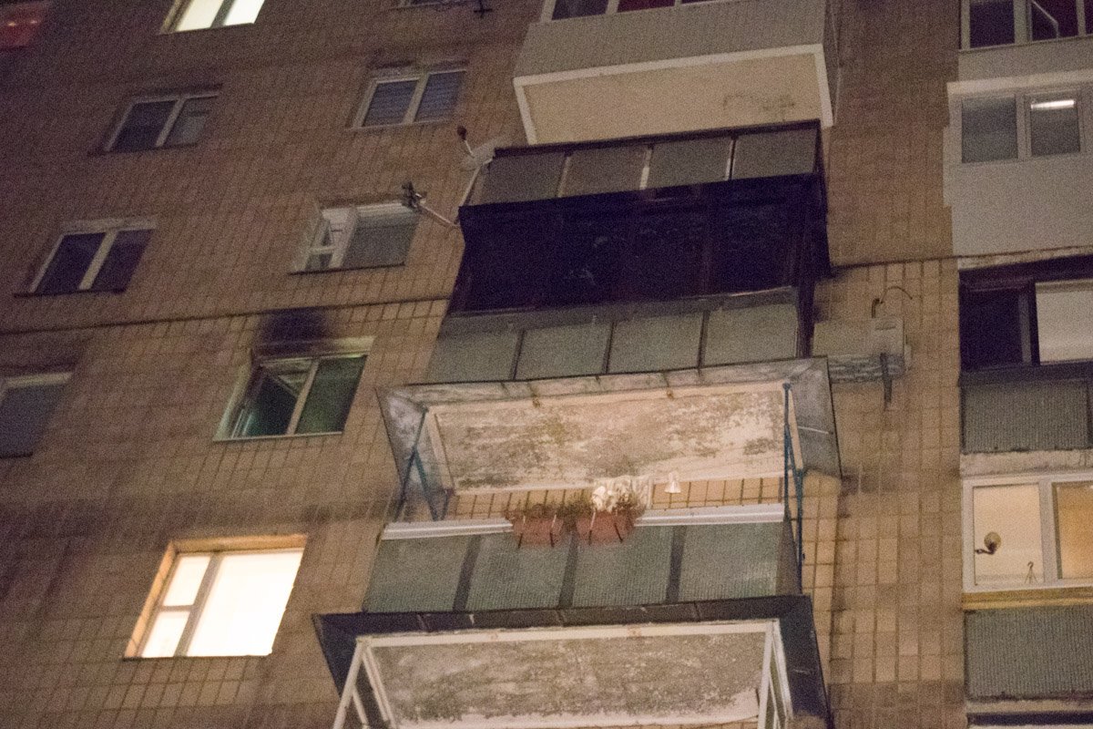 Огонь охватил площадь 10 квадратных метров