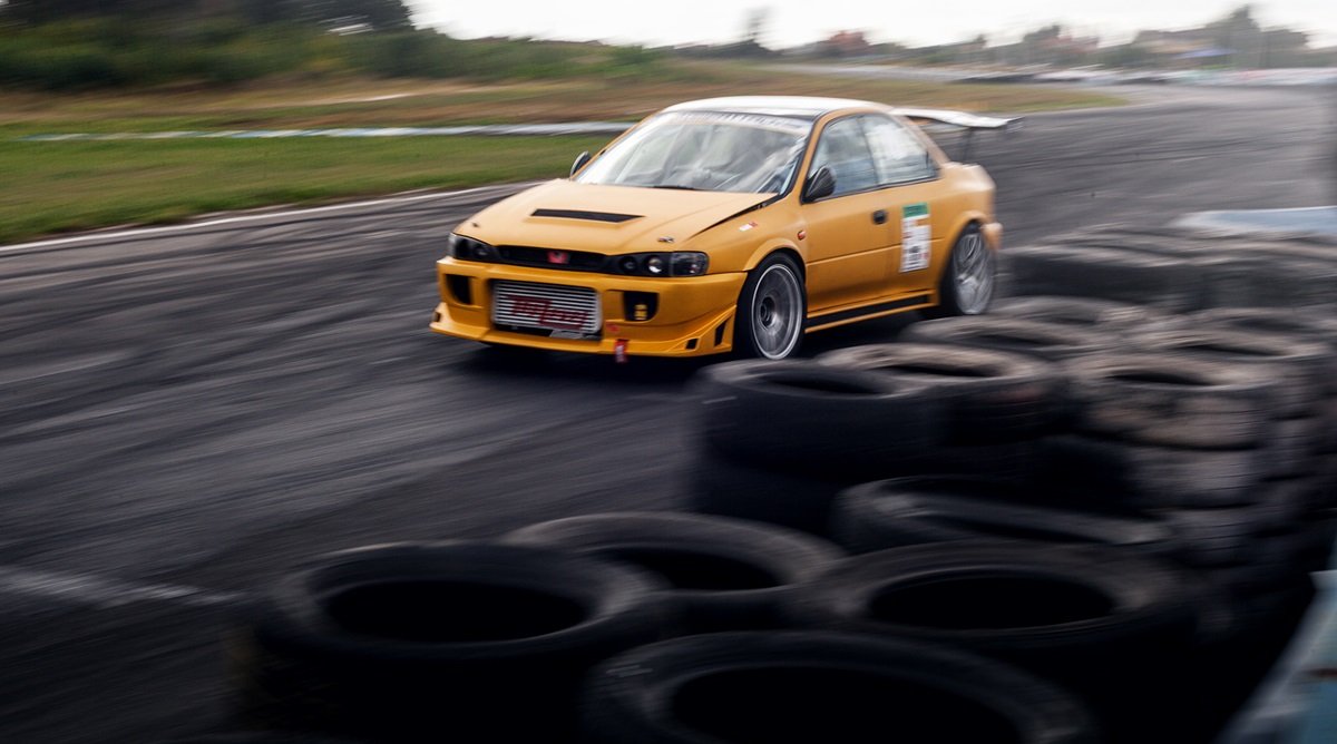 Скорость, рев моторов и запах жженой резины