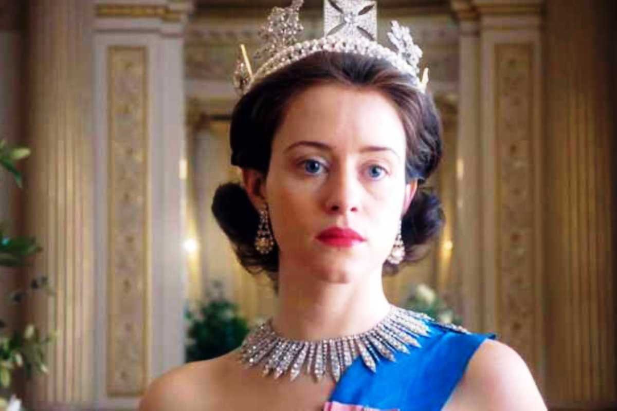 Клэр Фой в 2017 году получила награду "Золотой Глобус" width="1200" height="800"><figcaption> Клэр Фой в 2017 году получила награду "Золотой Глобус"
</figcaption></figure></p><p></p><h3 style="text-align: center;"><strong>ЛУЧШАЯ МУЖСКАЯ РОЛЬ В ДРАМАТИЧЕСКОМ СЕРИАЛЕ</strong></h3>
<p></p><p style="text-align: left;">Среди мужчин-актеров так же 6 претендентов на премию: Джейсон Бейтман («Озарк»), Стерлинг Браун («Это мы»), Эд Харрис («Мир Дикого Запада»), Мэтью Риз («Американцы»), Майло Вентимайлья («Это мы»), Джеффри Райт («Мир Дикого Запада»).</p>
<p><figure class="image"><img class="size-full wp-image-130025" src="https://cdn.informator.ua/@dp/media/kiev/2023/10/13/65298db2b7692.jpeg" alt="А вот Меттью Риз пока громких наград не получал" width="1200" height="800"><figcaption> А вот Меттью Риз пока громких наград не получал
</figcaption></figure></p><p></p><h3 style="text-align: center;"><strong>ЛУЧШАЯ ЖЕНСКАЯ РОЛЬ В КОМЕДИЙНОМ СЕРИАЛЕ</strong></h3>
<p></p><p style="text-align: left;">В этой номинации будут соревноваться: Памела Адлон («Все к лучшему»), Рейчел Броснахен («Удивительная миссис Мейзел"), Трейси Эллис Росс ("Черноватый"), Эллисон Дженни ("Мама"), Лили Томлин ("Грейс и Фрэнки"), а так же Исса Рей ("Белая ворона").</p>
<p><figure class="image"><img class="size-full wp-image-130027" src="https://cdn.informator.ua/@dp/media/kiev/2023/10/13/65298db310dc1.jpg" alt=