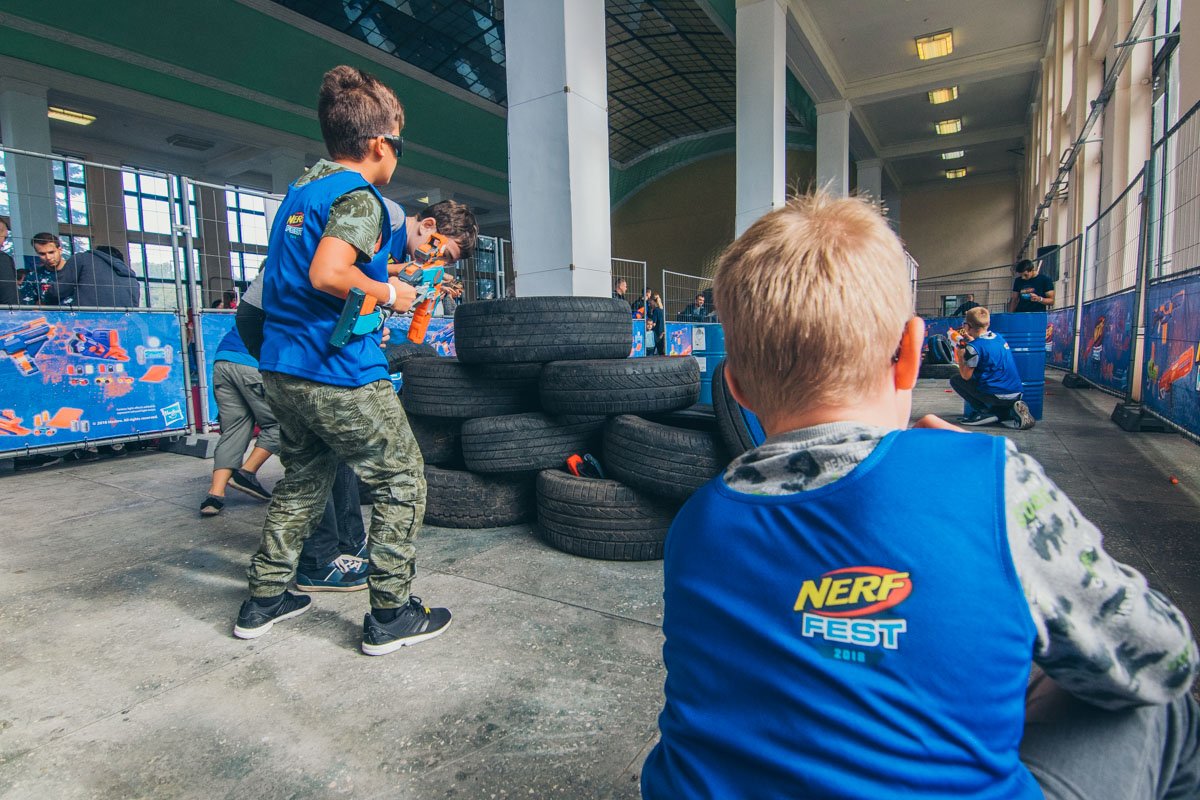 Мальчишки учились работать в команде Мальчишки учились работать в команде