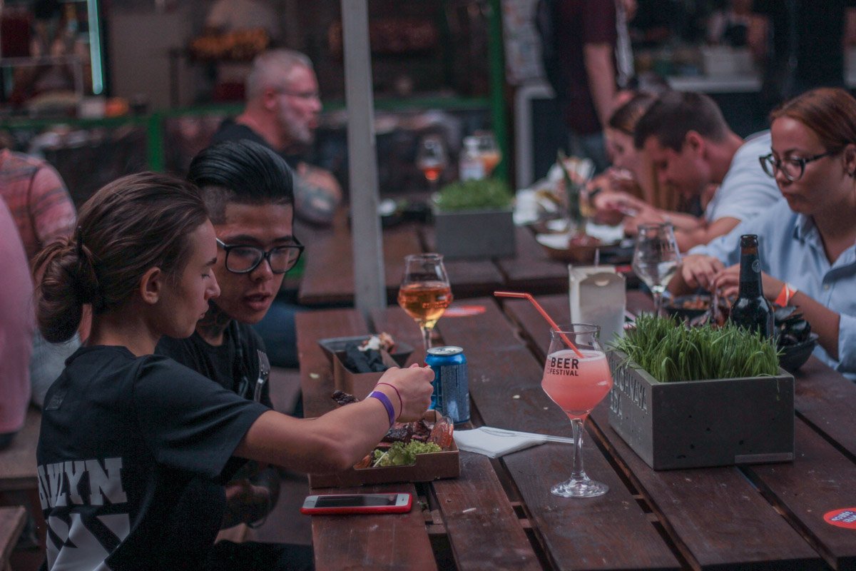 Посетителей учили правильно подбирать закуски к тому или иному сорту