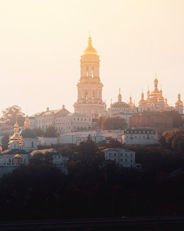 Потрясающая Киево-Печерская Лавра. Фото:@parabellumm