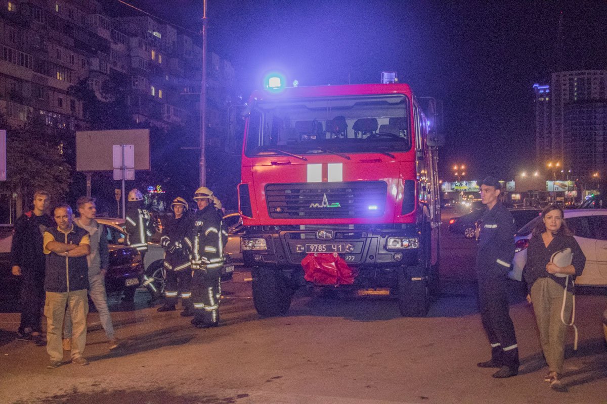 Вызов на линию 101 поступил около 20:45 Вызов на линию 101 поступил около 20:45
