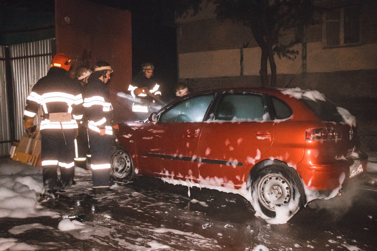 В Киеве по адресу улица Мечникова, 7 произошел пожар В Киеве по адресу улица Мечникова, 7 произошел пожар