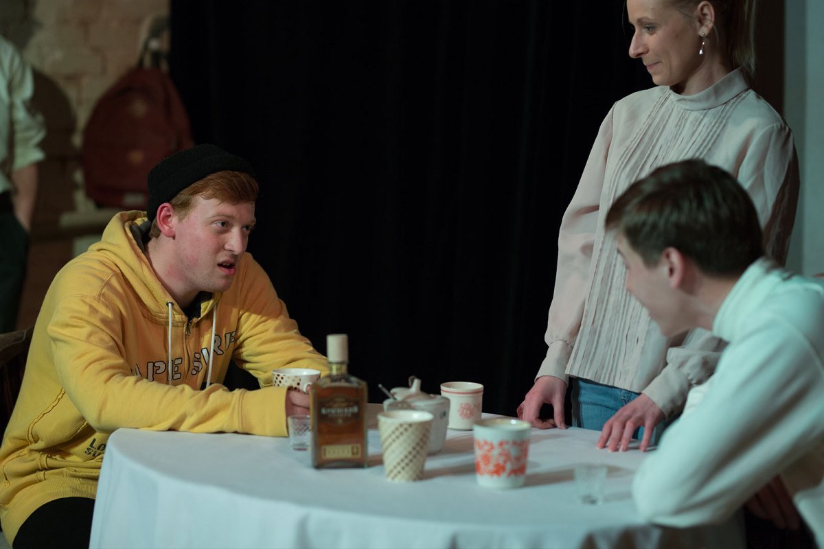 История трех братьев, которые почти потеряли связь друг с другом