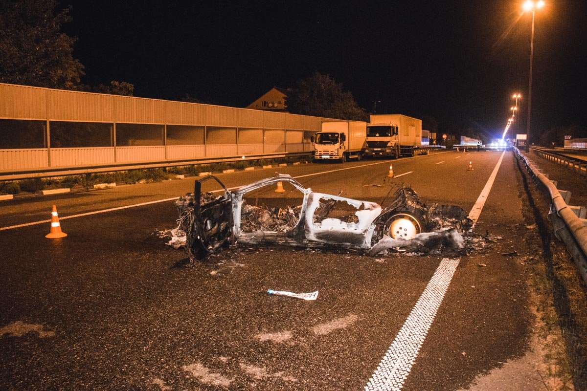 В ночь на 17 сентября на Житомирской трассе в селе Березовка произошло смертельное ДТП
