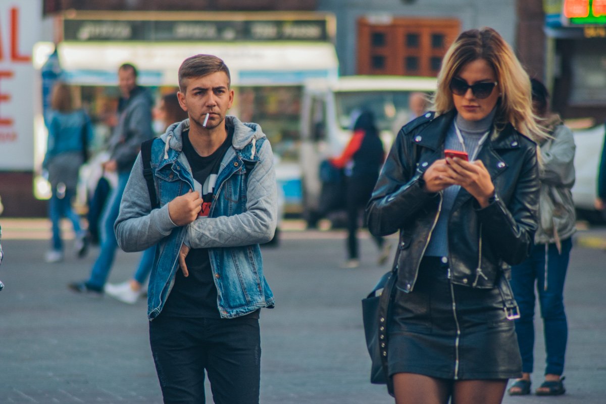 Курить конечно вредно, но в понедельник многие просто не могут обойтись без сигаретки