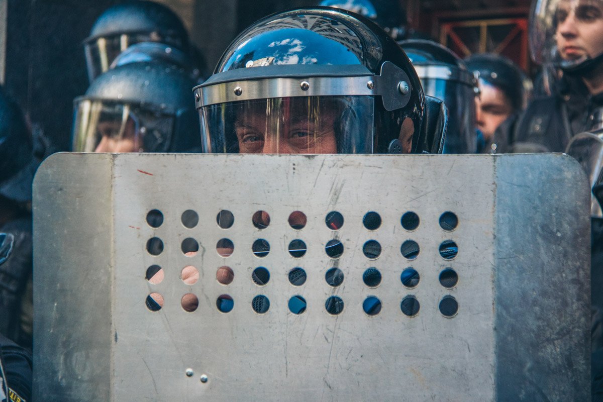 Полиция оцепила здание Генпрокуратуры Украины Полиция оцепила здание Генпрокуратуры Украины