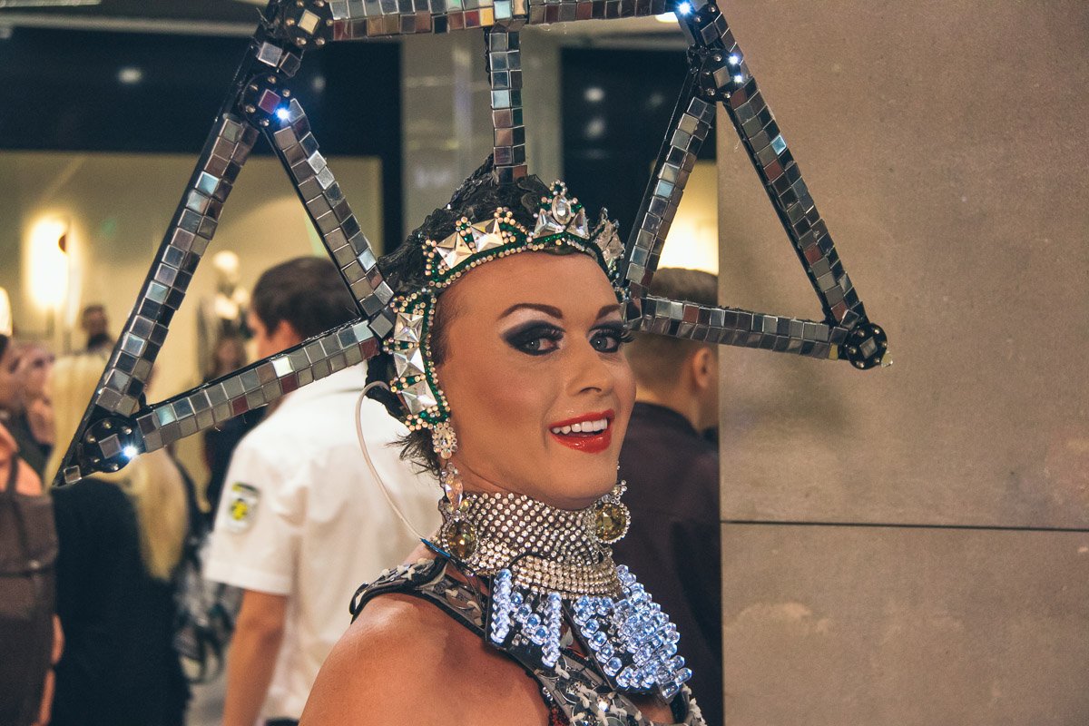 Nomi Malone перед выступлением Nomi Malone перед выступлением