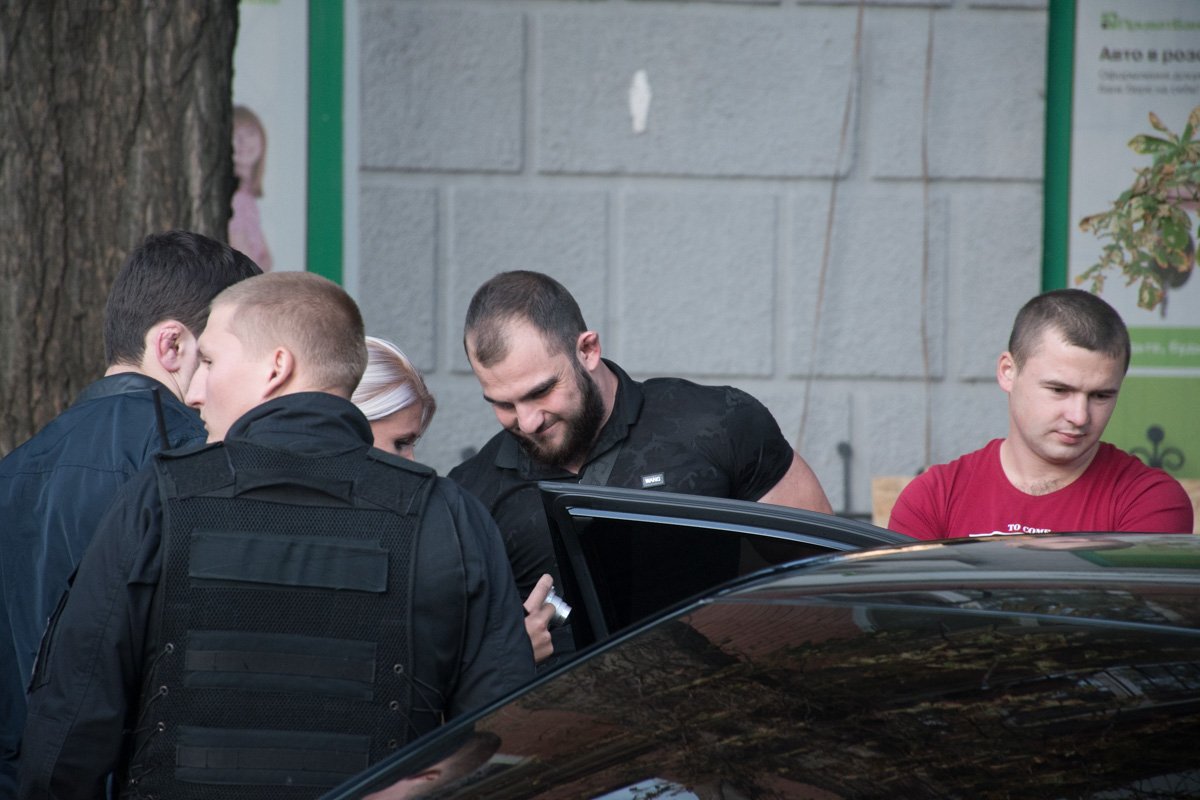 В Киеве полицейские провели облаву на сына бывшего представителя Рамзана Кадырова