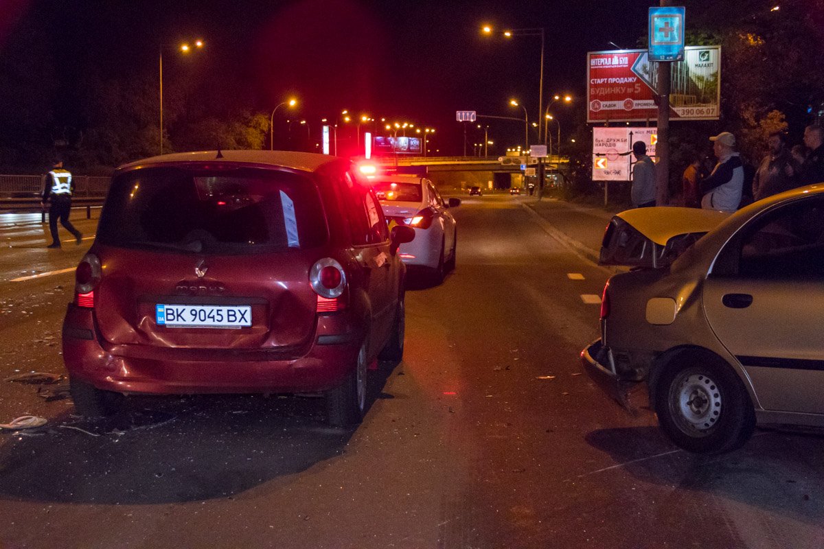 Lanos врезался в Renault 