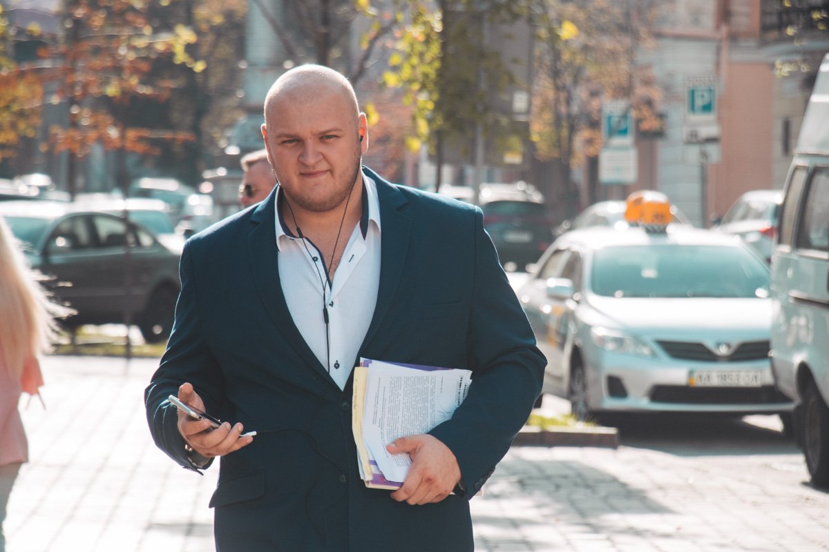 На работу успел, на фото засветился