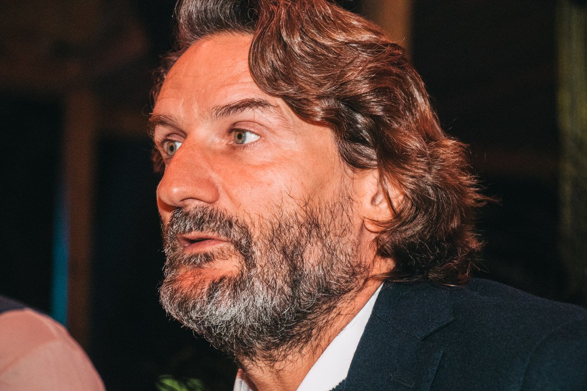 Он не боится ни одного каверзного вопроса, ведь ему нечего скрывать 