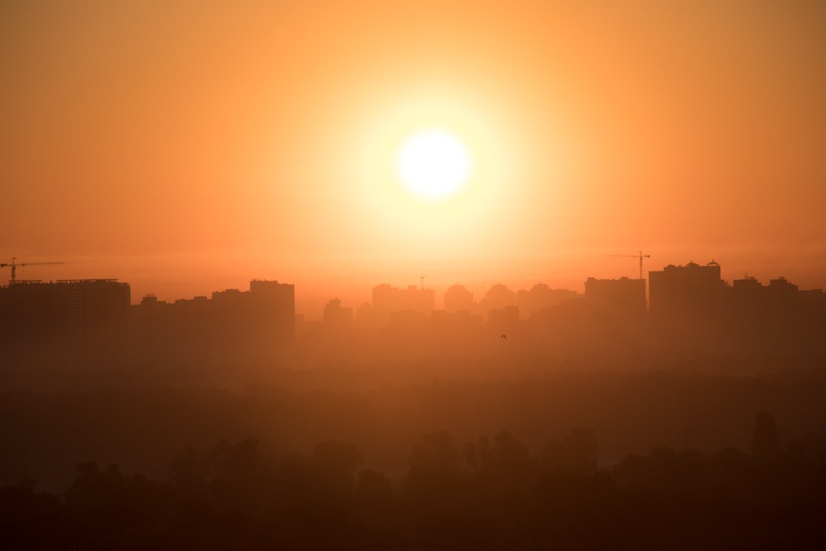 Жители столицы пробуждаются от сна