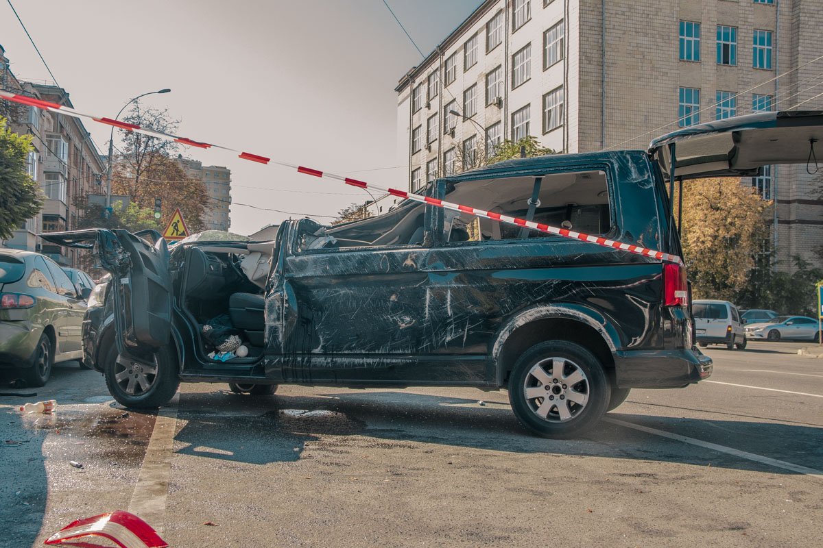 19 сентября, в Киеве на перекрестке улиц Антоновича и Деловая произошло серьезное ДТП с пострадавшими