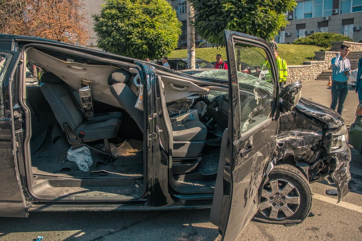 Водителя Volksvagen госпитализировали в тяжелом состоянии госпитализировали в больницу