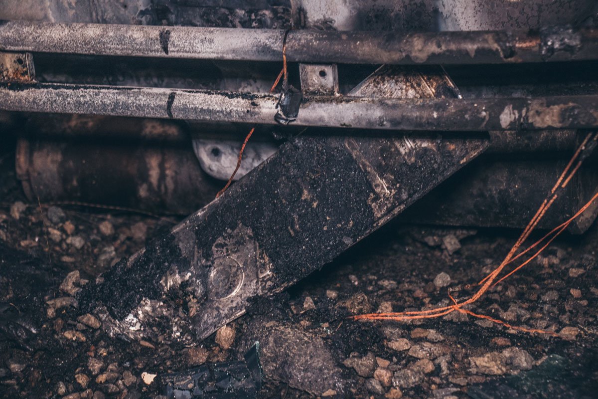 Больше всего досталось Suzuki SX4 - автомобиль выгорел практически полностью