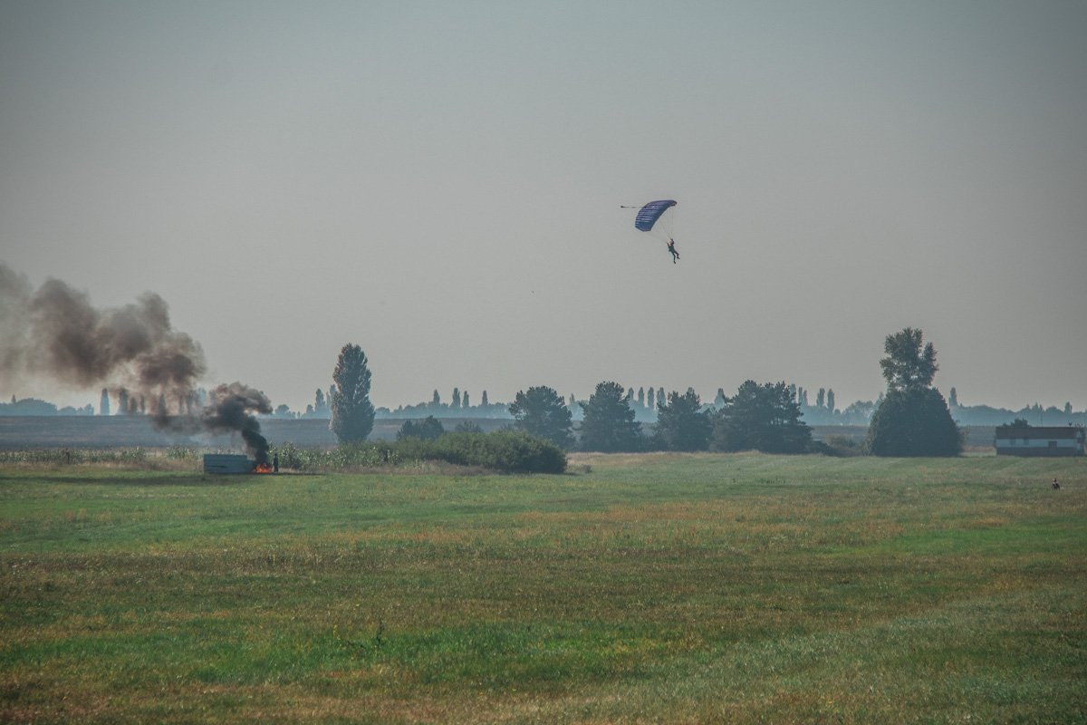 Десантирование разведывательной группы Десантирование разведывательной группы
