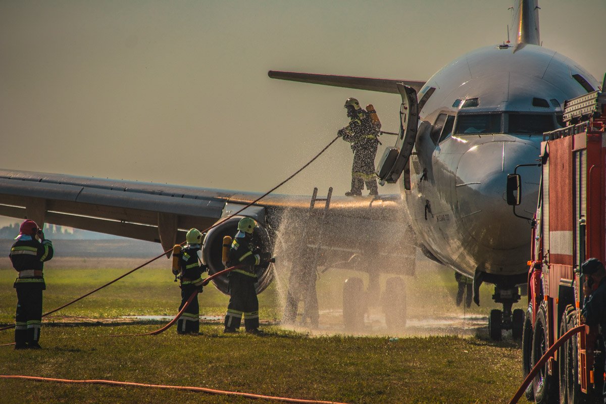 На помощь всегда придут спасатели На помощь всегда придут спасатели