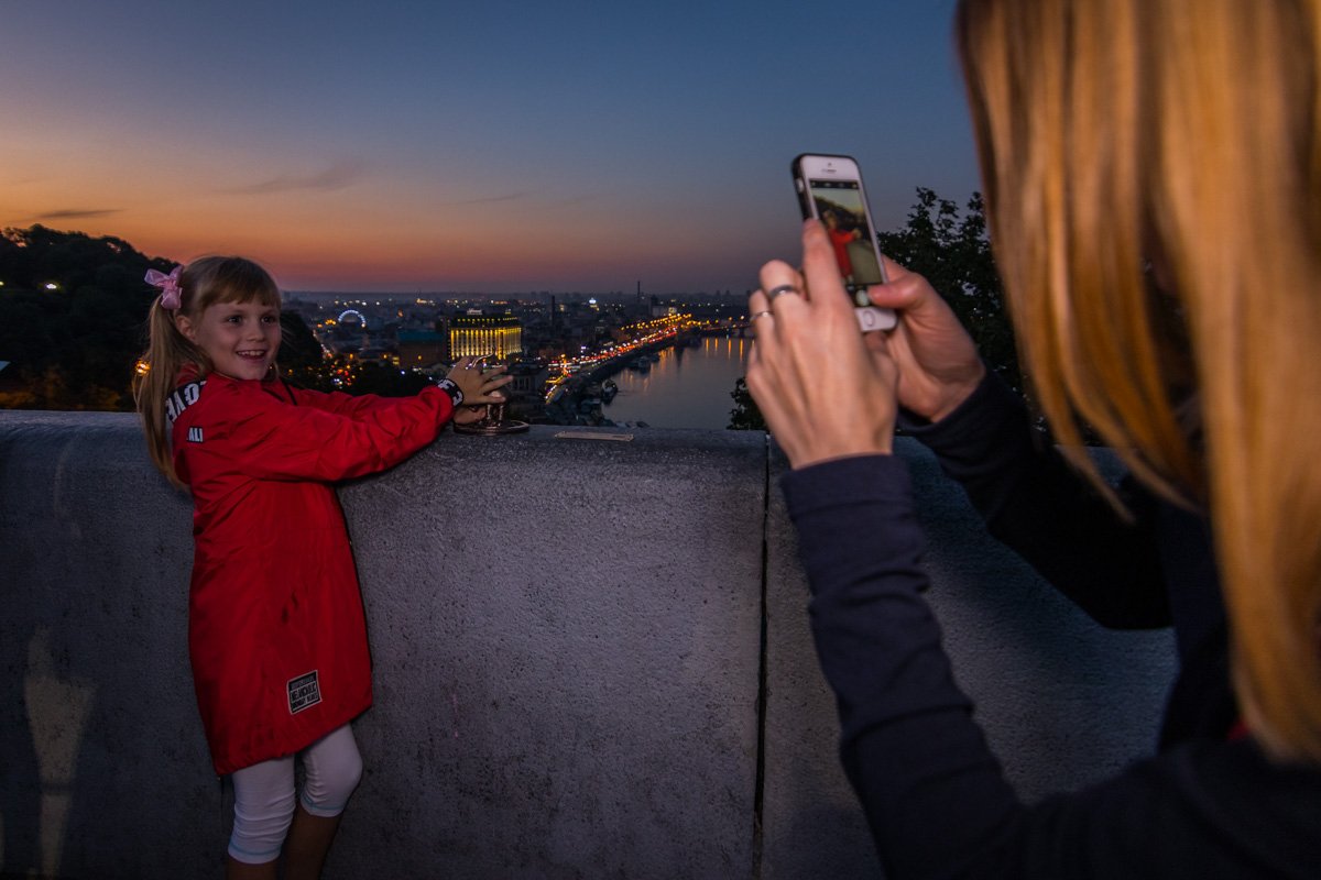Новая скульптура уже красуется на фотографиях жителей Киева Новая скульптура уже красуется на фотографиях жителей Киева