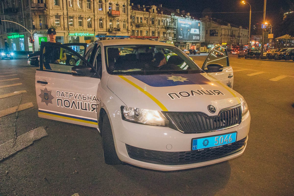 Обстоятельства ДТП выясняет патрульная полиция Обстоятельства ДТП выясняет патрульная полиция