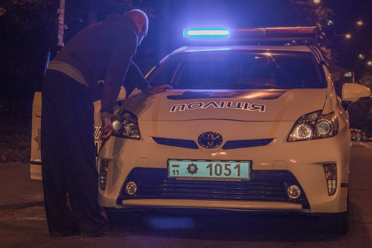 Водитель мопеда пересек две сплошные