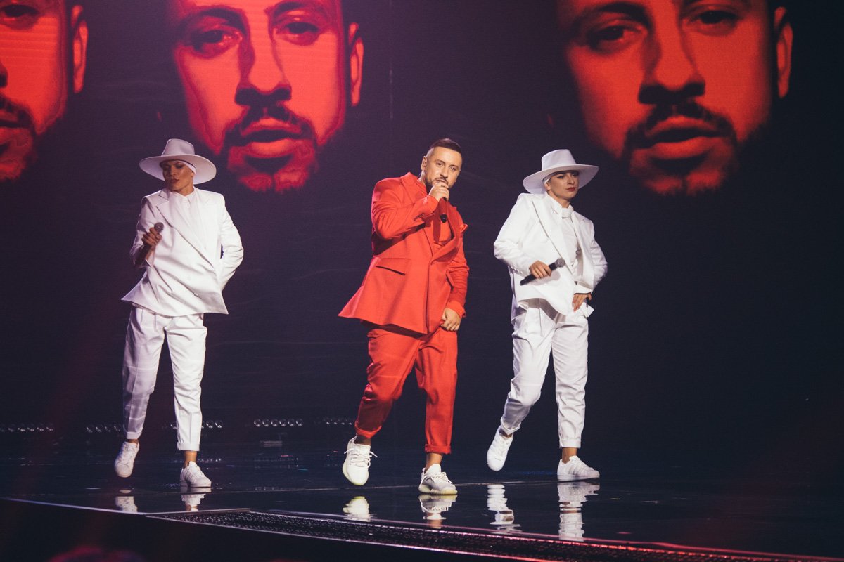 Шоу открывал Monatik