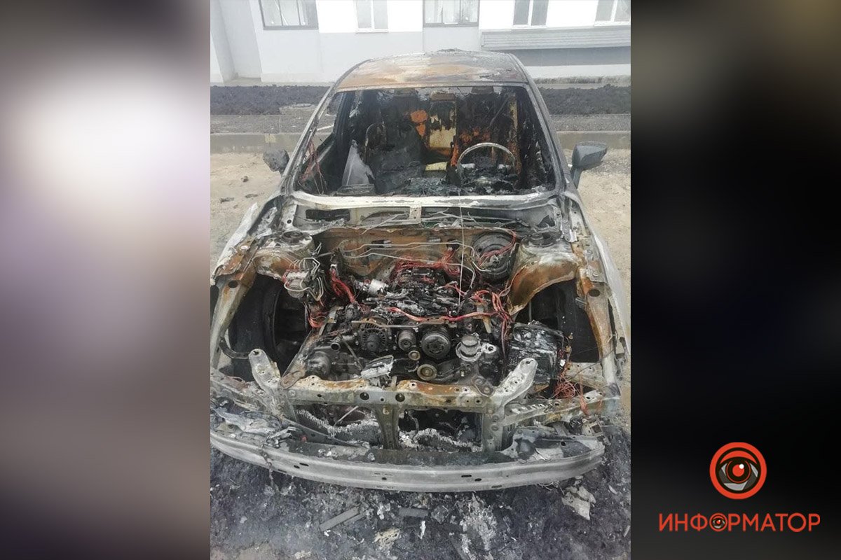 Предварительно, автомобили сожгли