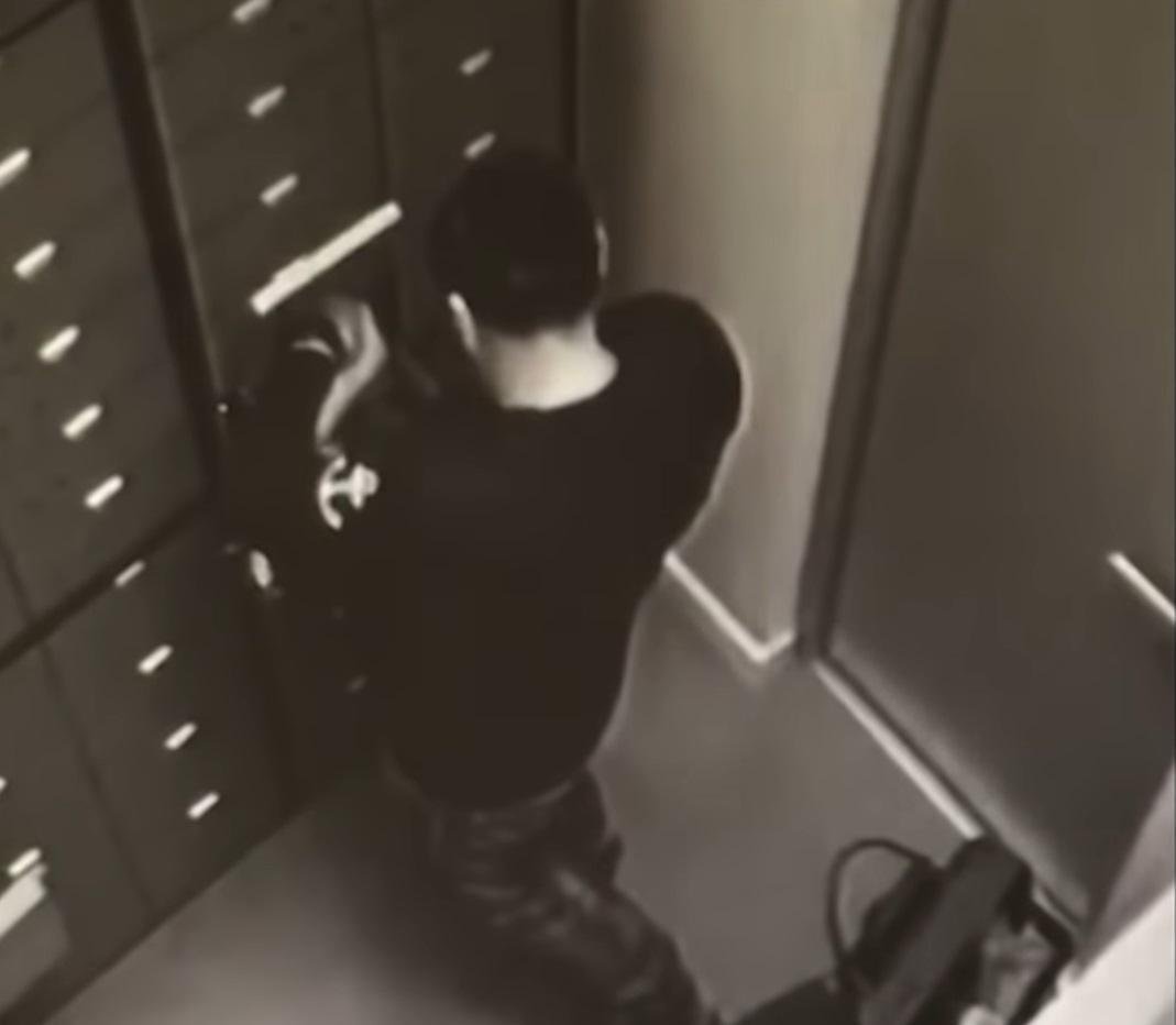 В США задержали воров, которые в Украине «обчистили» сейфы в банках на более чем $ 30 млн 1