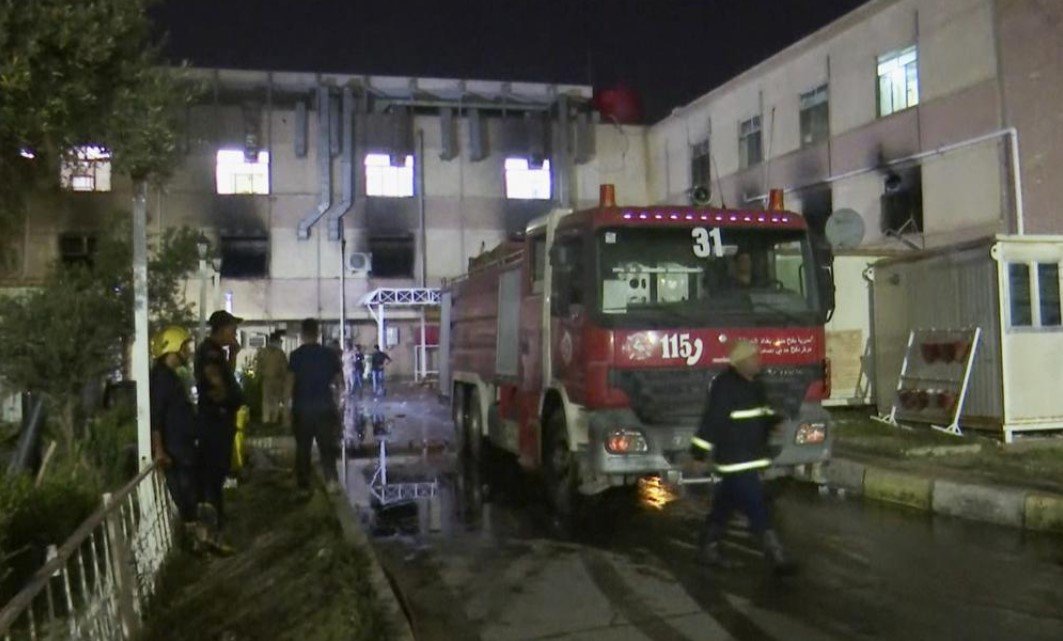 В Ираке объявили трёхдневный траур из-за взрыва в больнице, где погибли 82 человека 1