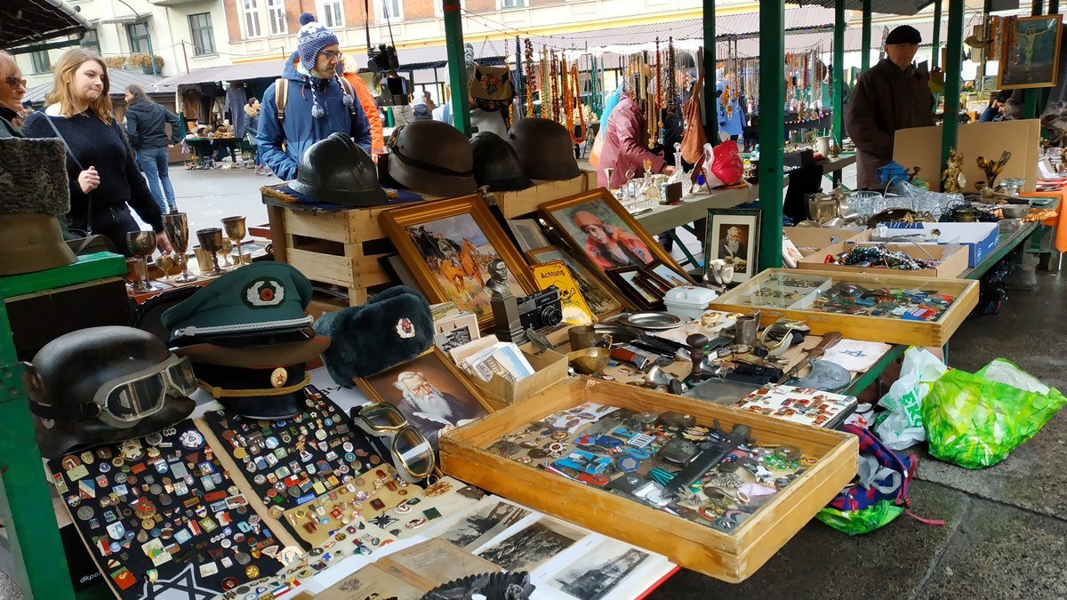 Блошиный рынок в Харькове Блошиный рынок в Харькове