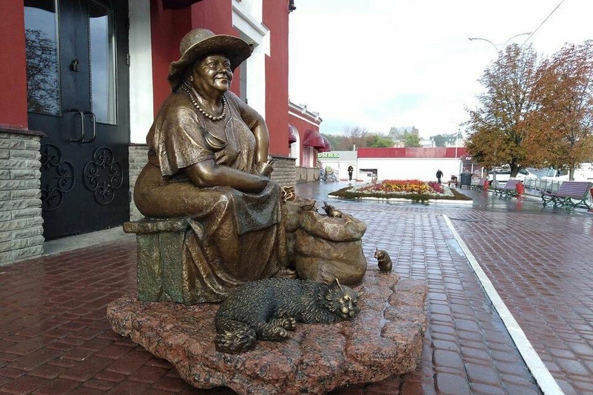 Тётя с семечками в Харькове Тётя с семечками в Харькове