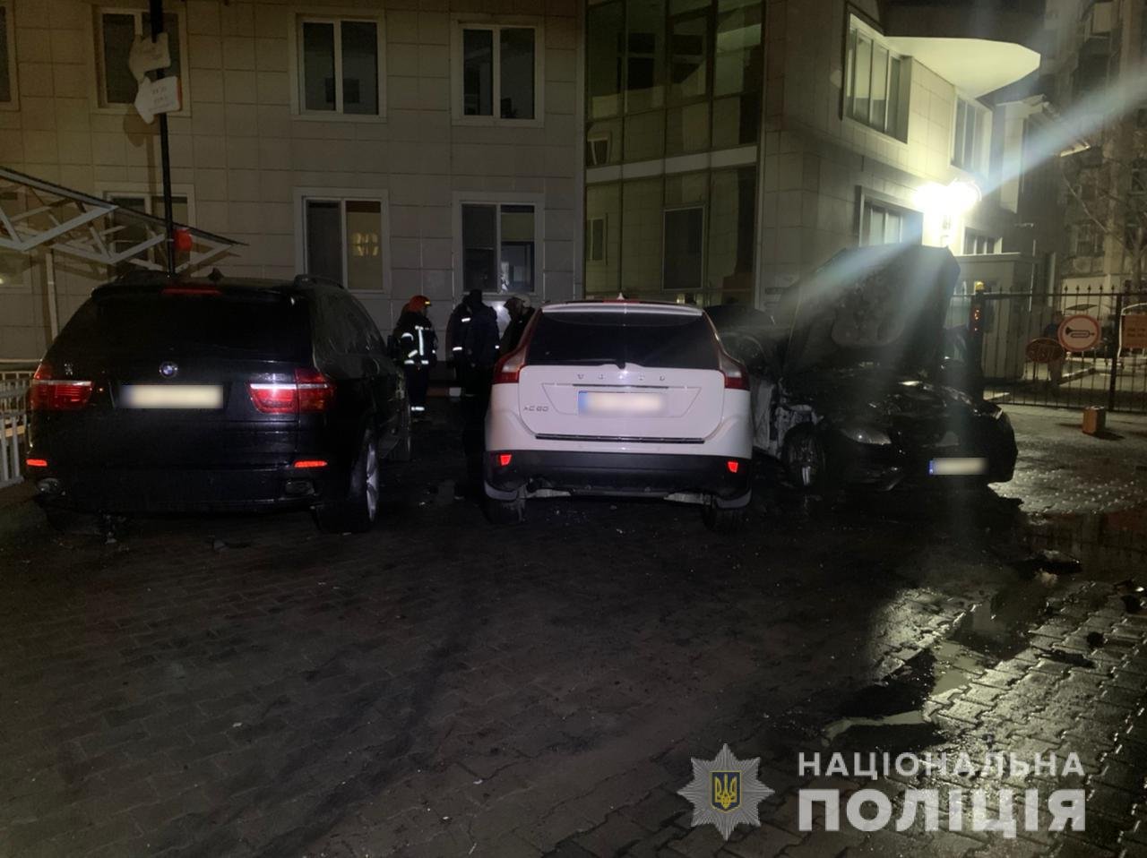 В Одессе сгорели три автомобиля: поджигателю грозит до 10 лет 1