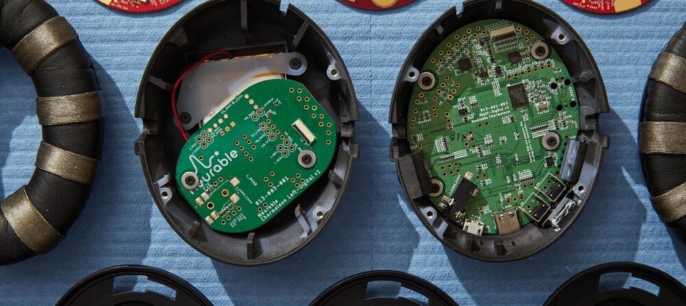 Стартап Neurable показав нові «розумні» навушники, якими можна керувати силою думки 2