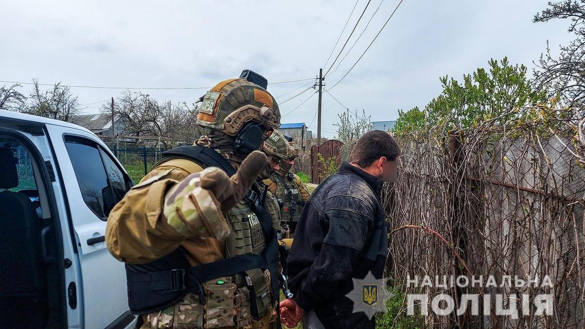 В Николаеве задержали подростка, который застрелил мужчину В Николаеве задержали подростка, который застрелил мужчину