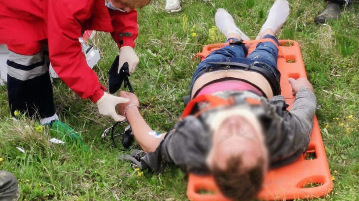 У Хмельницькій області авто злетіло зі скелі на березі Дністра 2