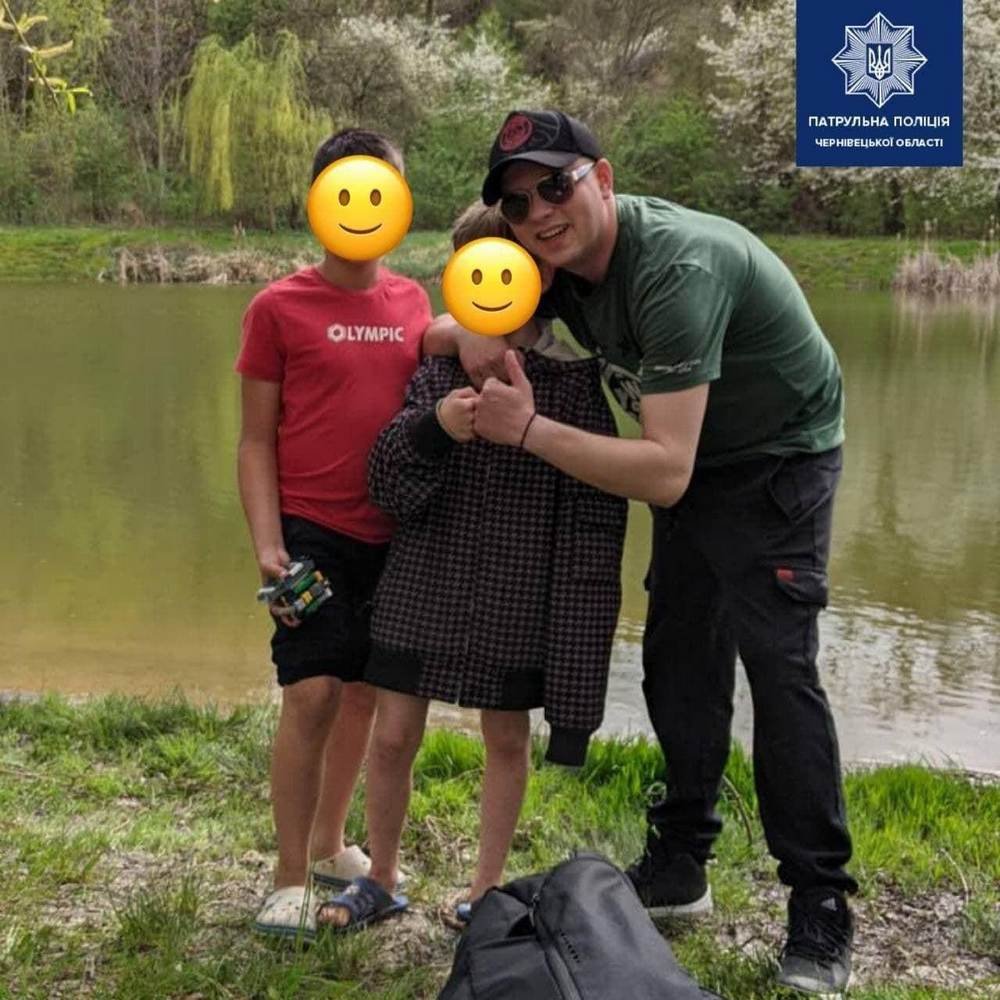 В Черновцах патрульный спас ребёнка В Черновцах патрульный спас ребёнка