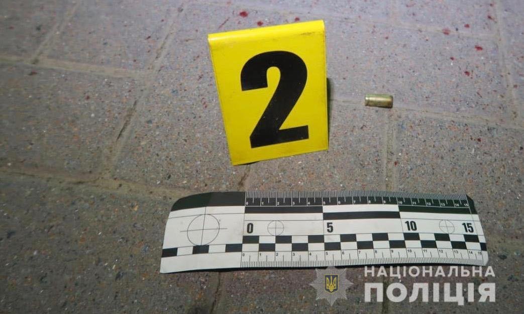 В Ивано-Франковской области мужчина открыл стрельбу на заправке: двое раненых 2