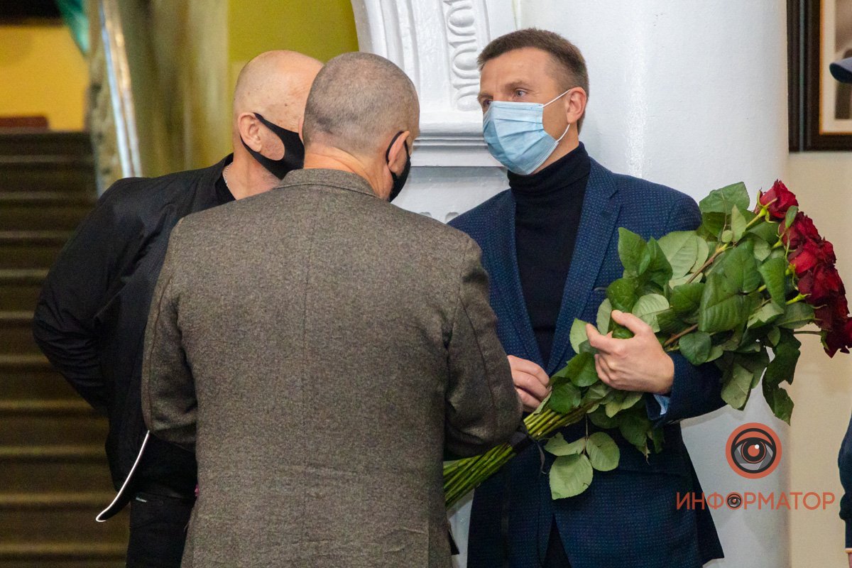 У Дніпровському академічному театрі драми і комедії попрощалися з актором Жаном Мельниковим 5