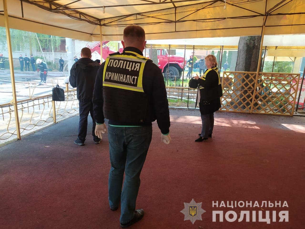 В Виннице горит офисный центр: полиция открыла дело и ограничила доступ к зданию 3