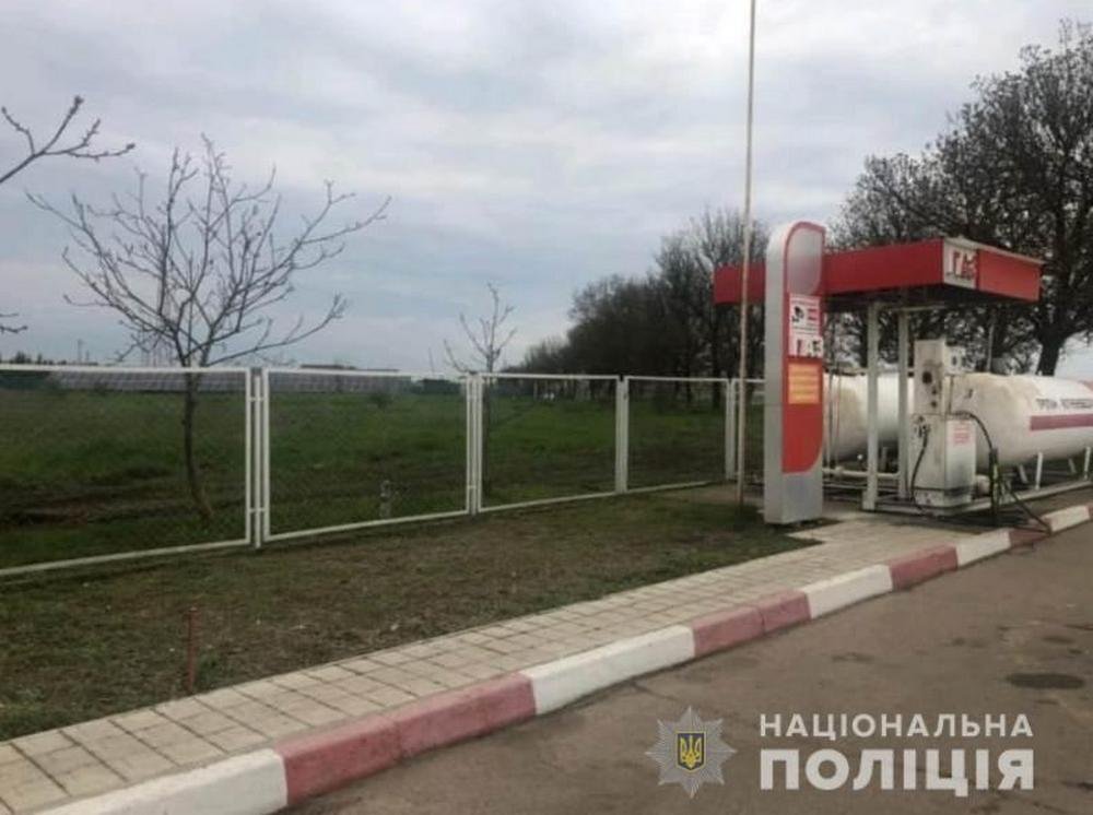 Оператор АЗС в Одессе взял 30 тысяч из кассы и инсценировал нападение на себя 1